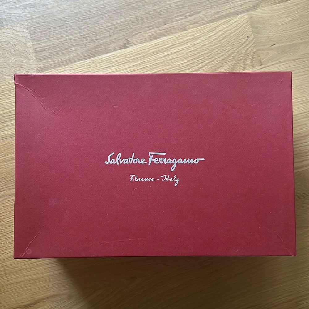 Salvatore Ferragamo box